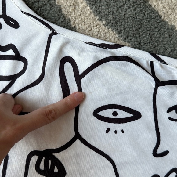 Shein Black and White Silhouette Sketch Lines One Shoulder Top, Size Large - Picture 16 of 16